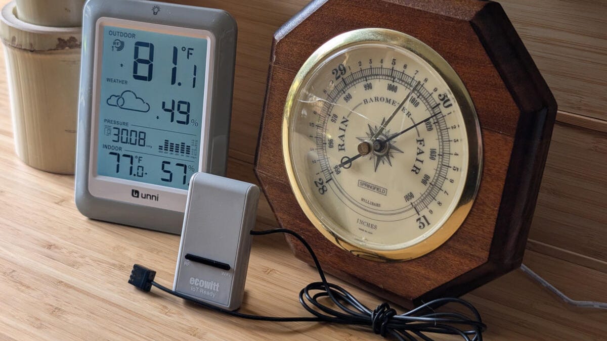What is a handheld barometer for? Learn how it easily predicts upcoming weather changes for you!