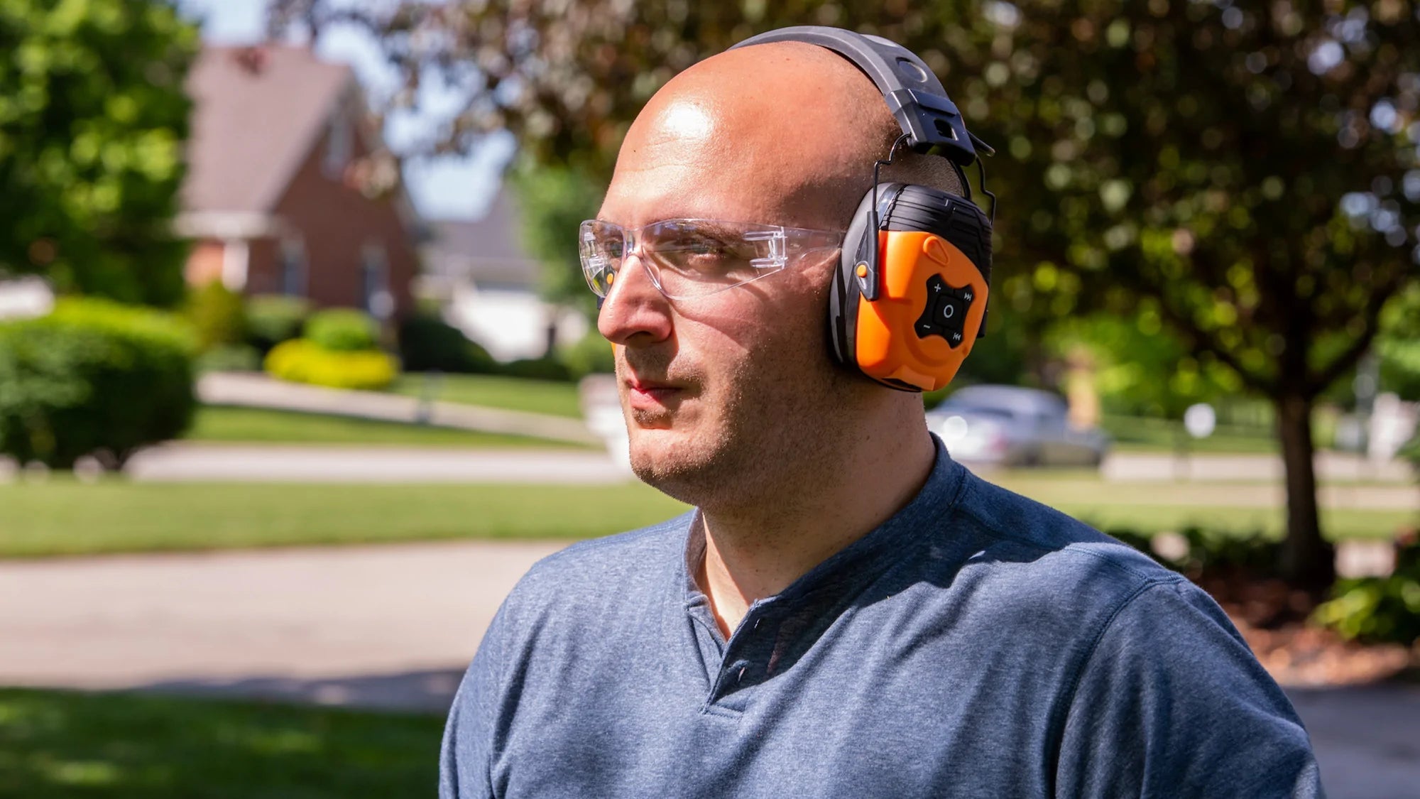 Which lawn mowing headphones to buy? (A quick guide to finding your perfect pair easily!)