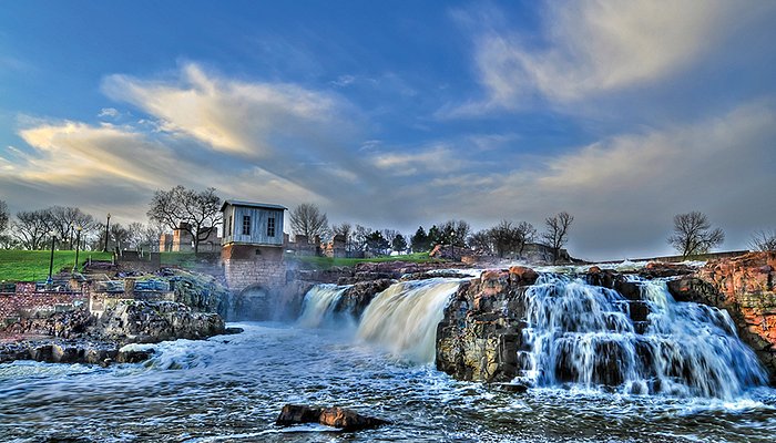 Places near Apple Street? Explore 6 great attractions nearby